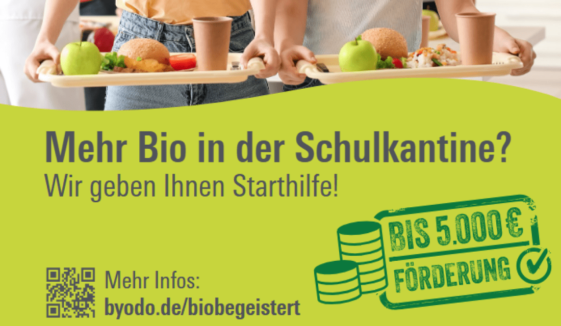 Bild von zwei Mädchen mit Essentablett in der Schule und Beschreibung zur Förderung