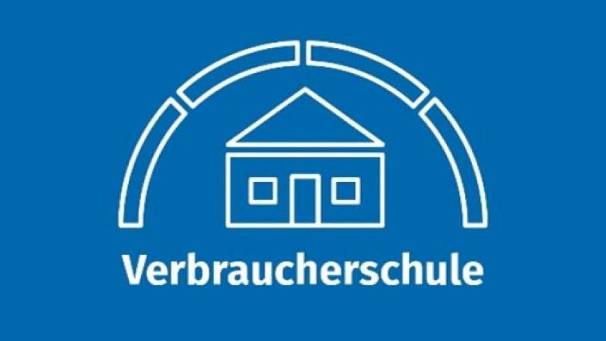 Haus mit Halbbogen auf blauem Hintergrund