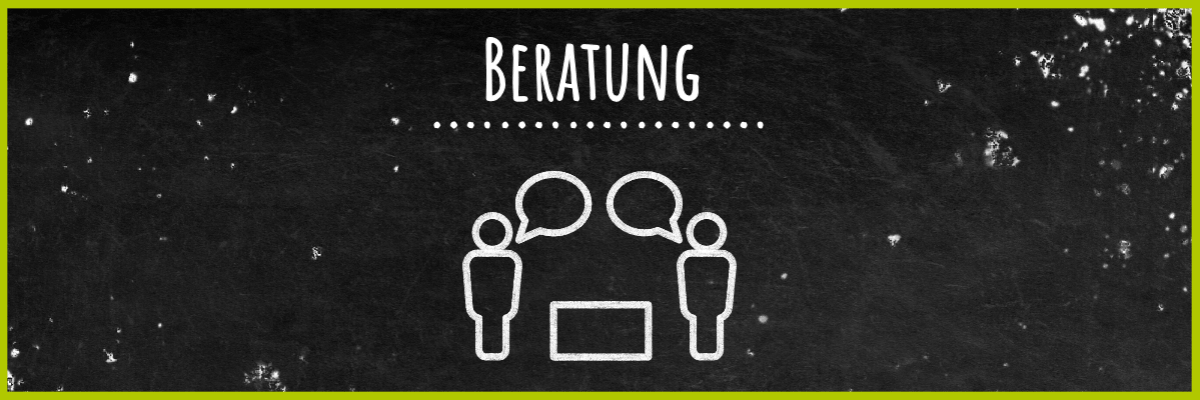 Tafel mit Schriftzug Beratung und Kreidebild zweier Strichmenschen mit Sprechblasen