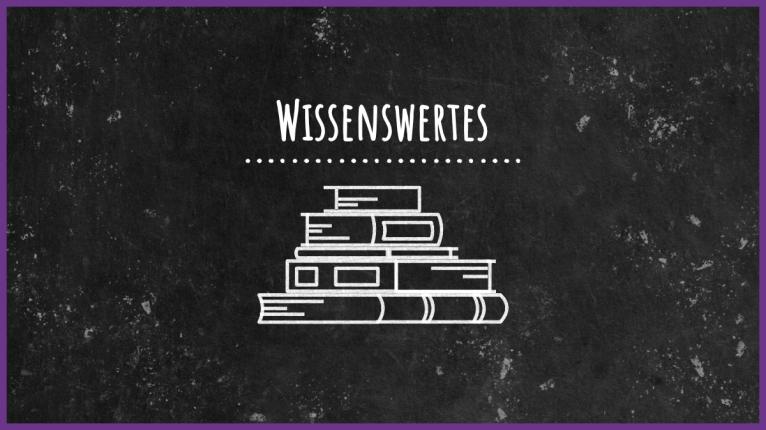 Schwarze Tafel mit Schriftzug Wissenswertes sowie Kreidezeichnung eines Bücherstapels